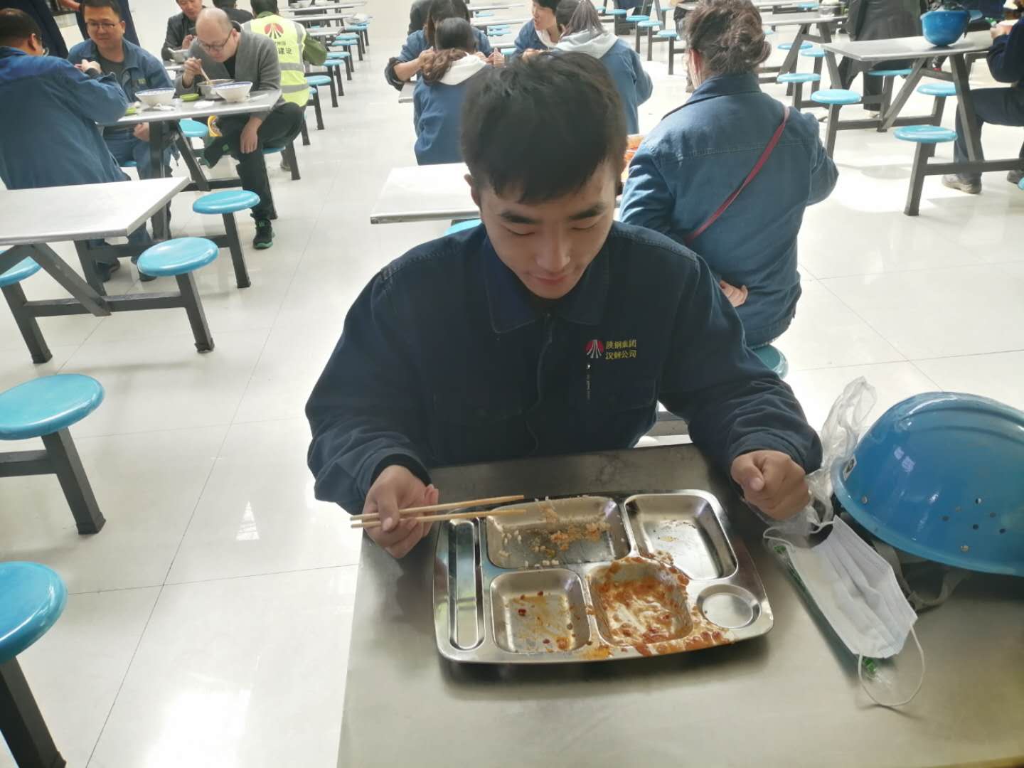 “飲水思袁”反對浪費，勤儉節(jié)約從我做起
