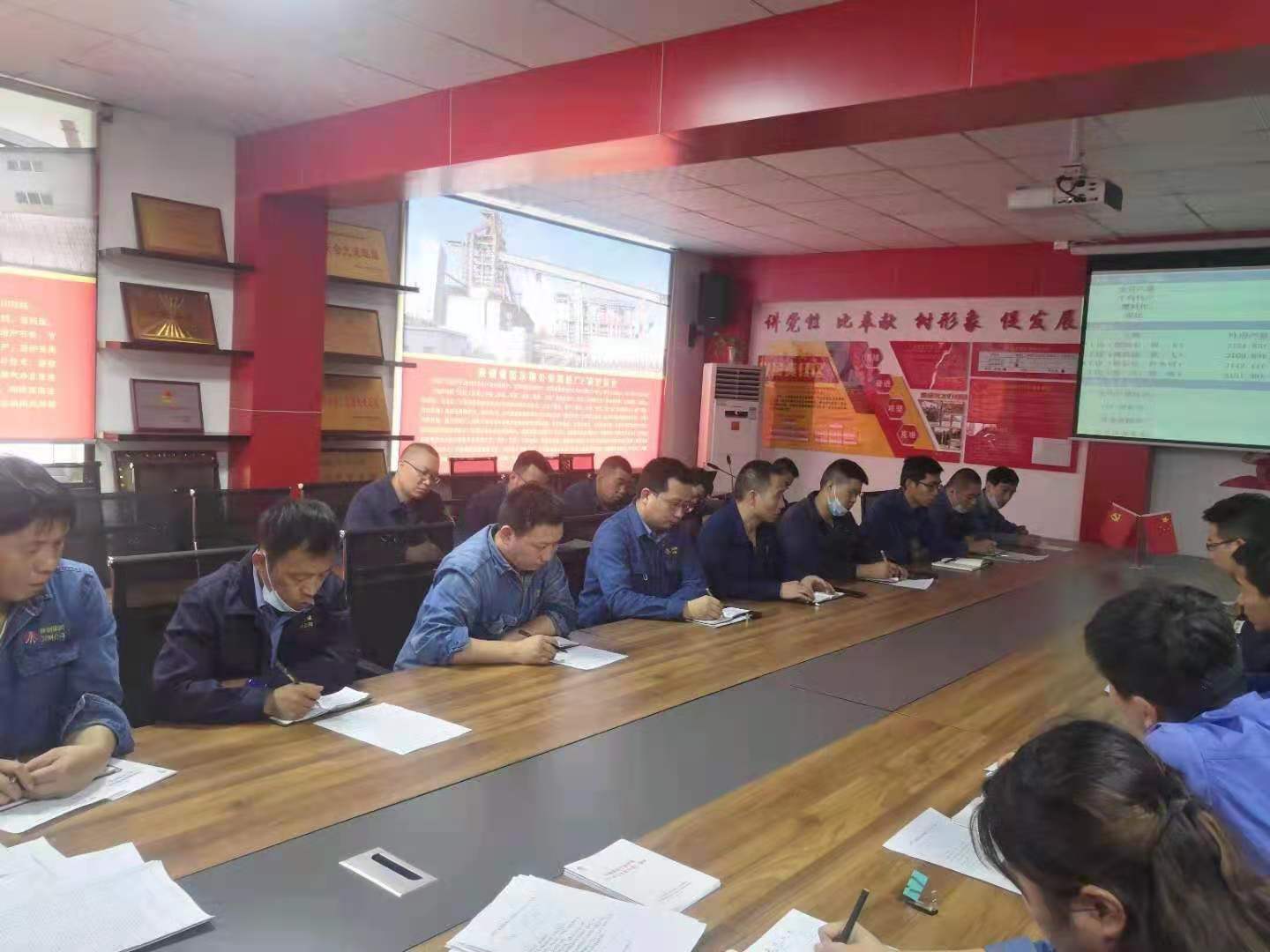 思維破冰，帶來行動(dòng)突圍 ——煉鐵廠2高爐持續(xù)推進(jìn)高效生產(chǎn)紀(jì)實(shí)