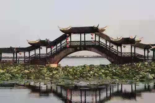 一橋亙古見(jiàn)千秋