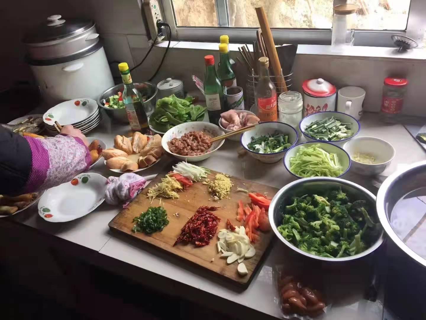 光影重疊，讓“團圓年”留在瞬間