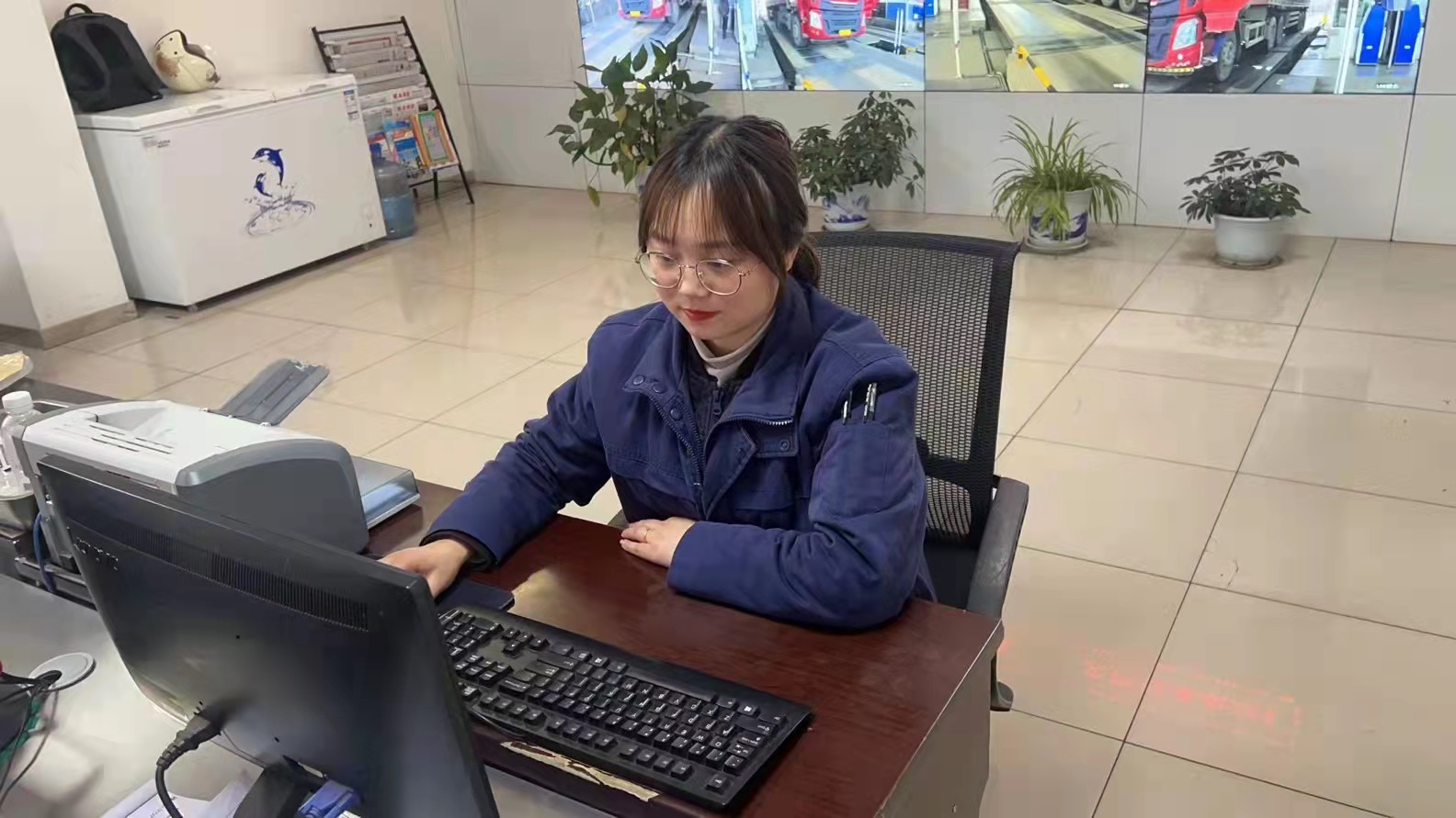 如果她們有顏色，那一定是最美“巾幗紅”