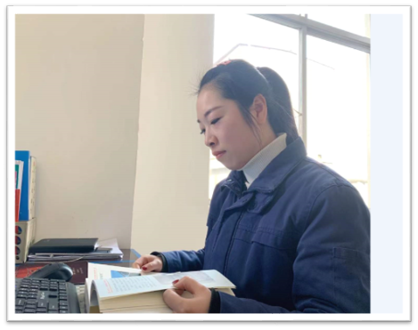 勤奮努力筆生花 巾幗逐夢綻芳華——記陜鋼集團(tuán)2020-2021年度“書香明星”張敏