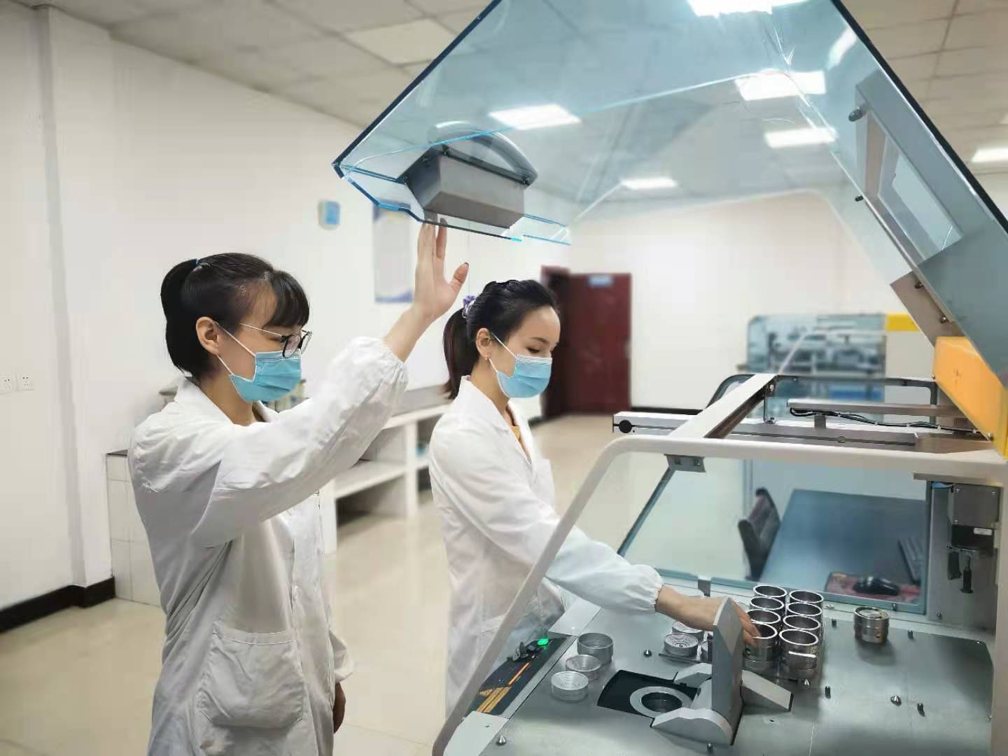 用服務(wù)贏得尊敬，以真情守護(hù)幸福