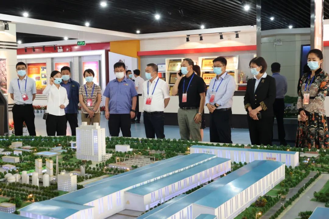 漢中市人大常委會(huì)副主任杜家才一行到公司調(diào)研現(xiàn)代材料產(chǎn)業(yè)發(fā)展情況