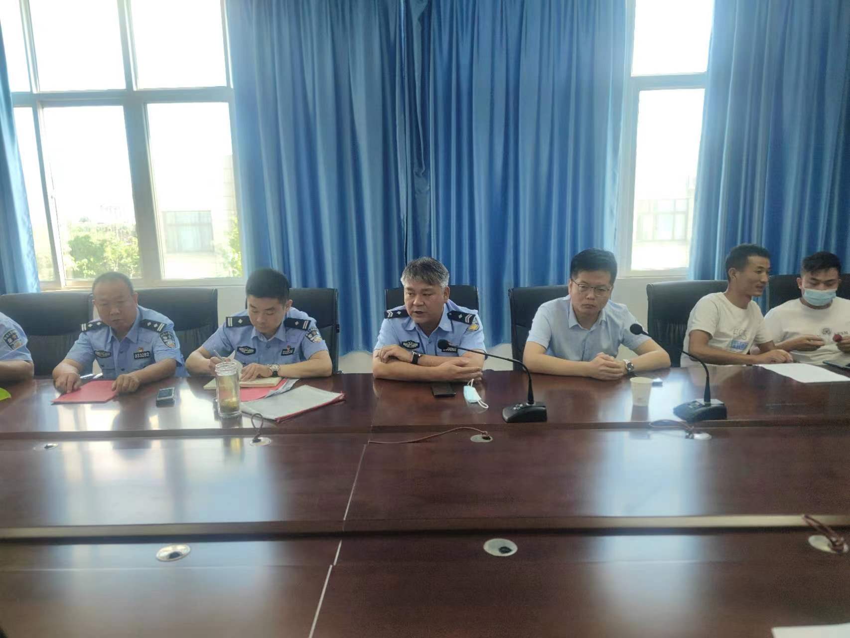警企聯(lián)動  共建交通安全“防火墻”