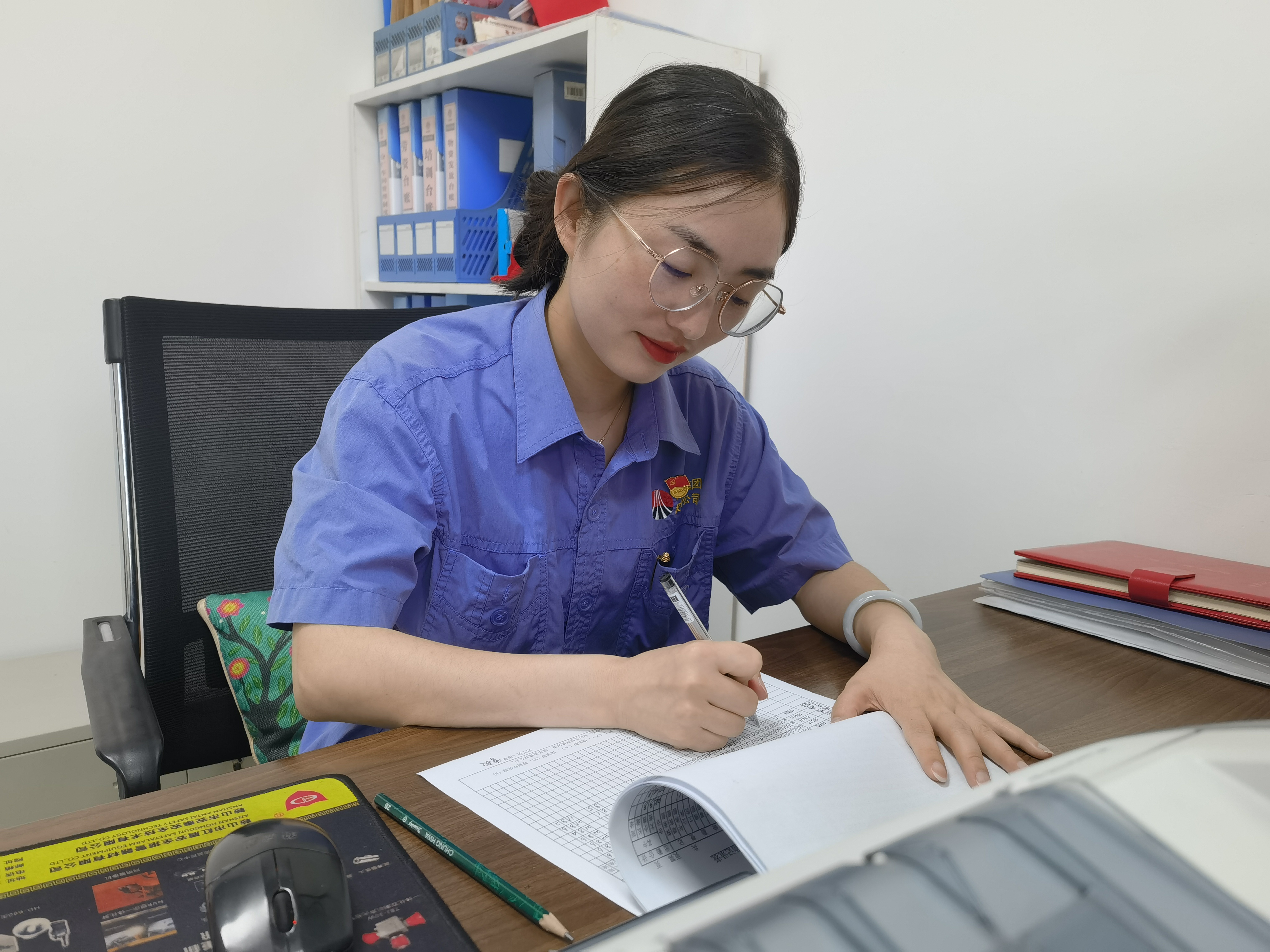 恪守赤誠初心 彰顯黨員本色
