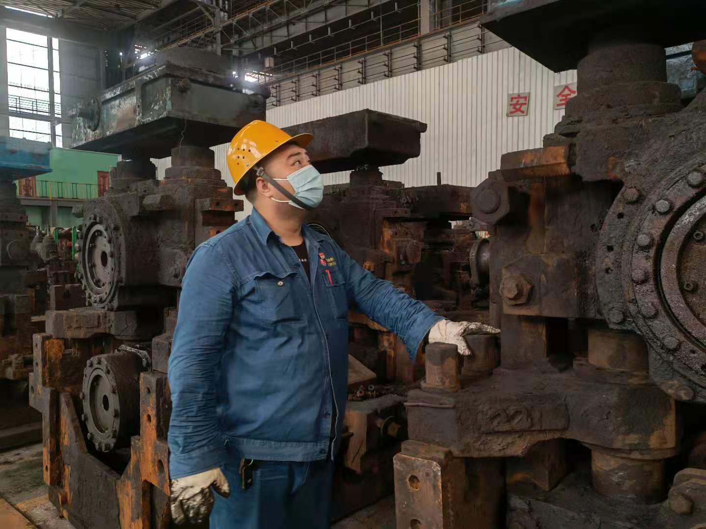 成長在一面黨旗下的“安全尖兵”