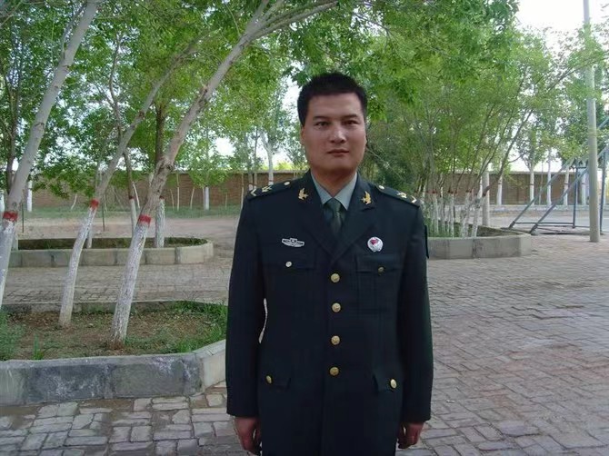 脫下軍裝，我只不過(guò)換了“戰(zhàn)場(chǎng)”
