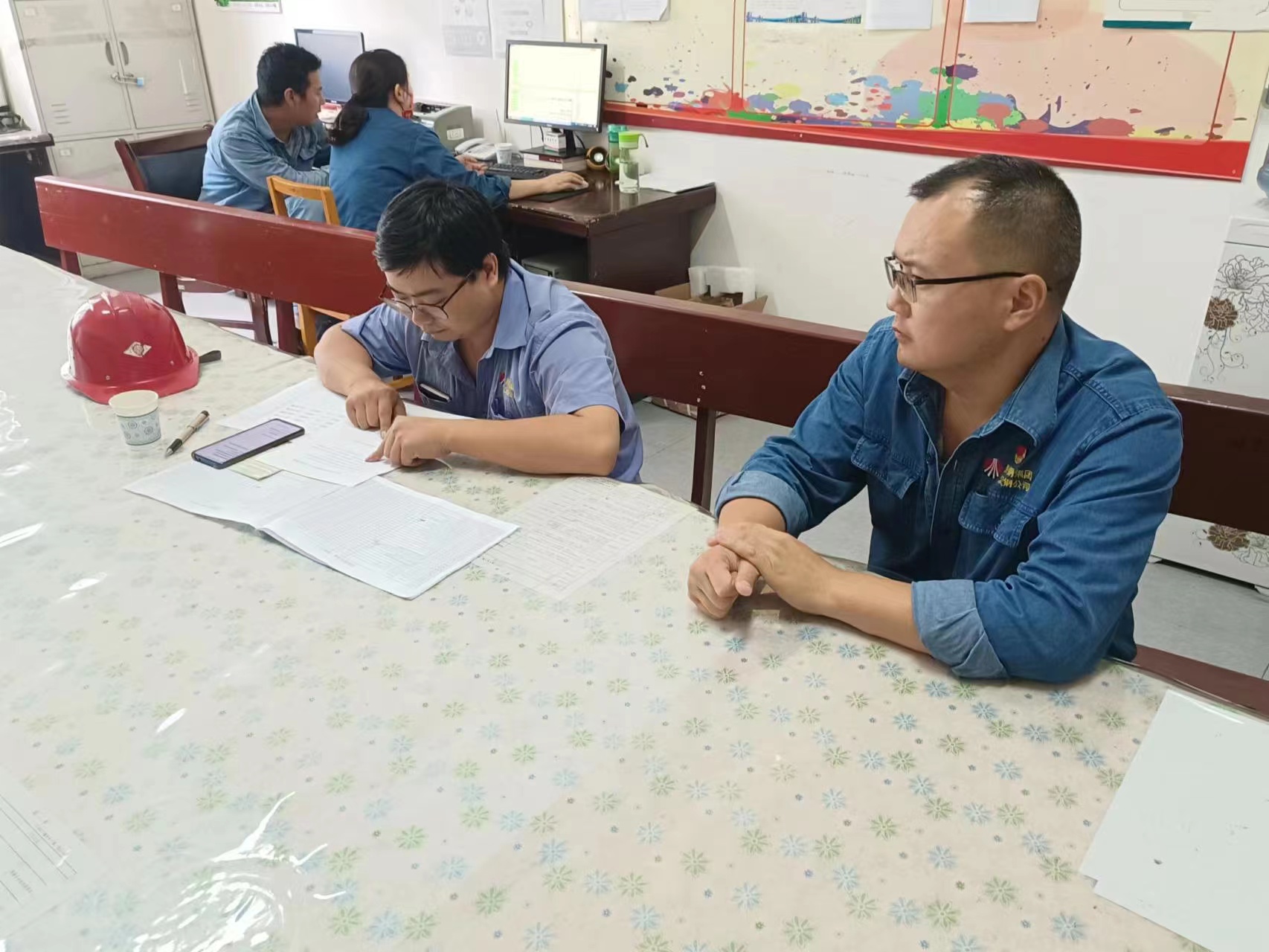 答好以案促改卷，拉起紀(jì)律“警戒線”