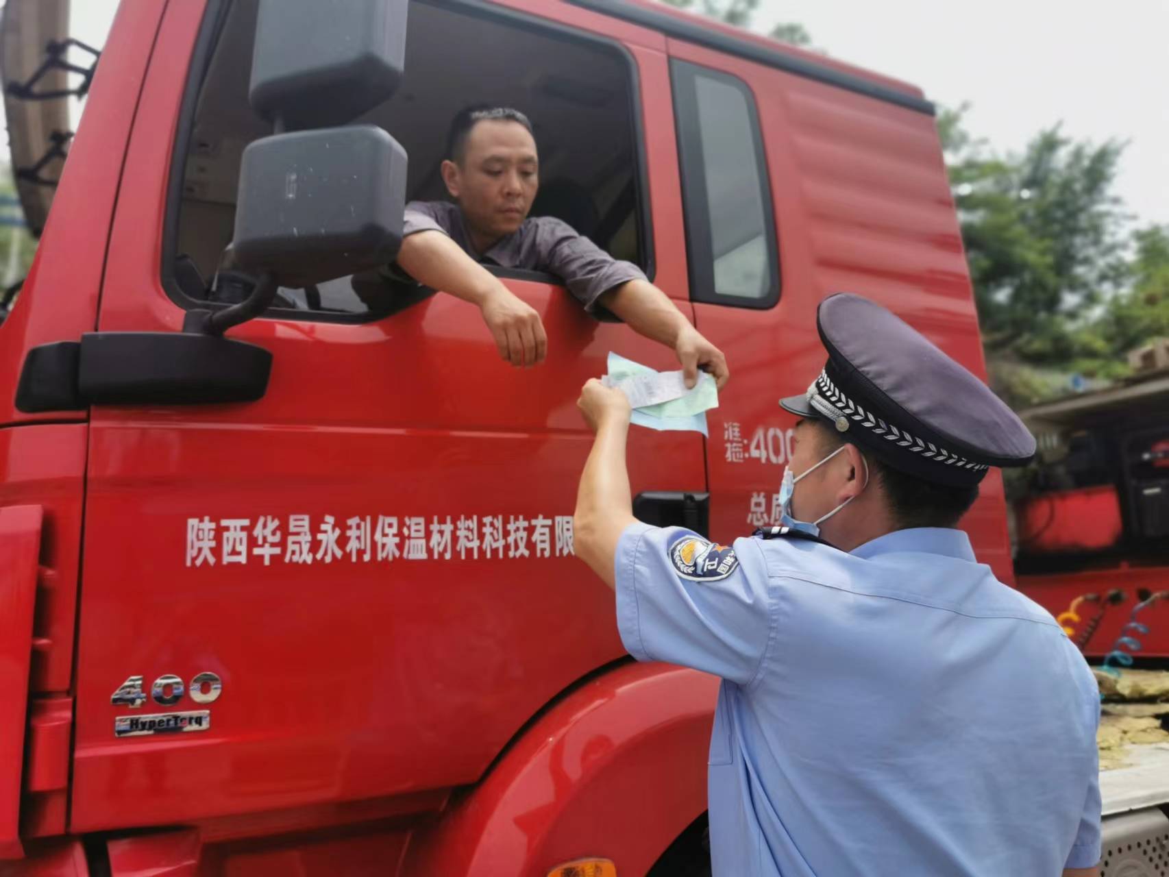 堅(jiān)守崗位，做節(jié)日平安的“守護(hù)者”