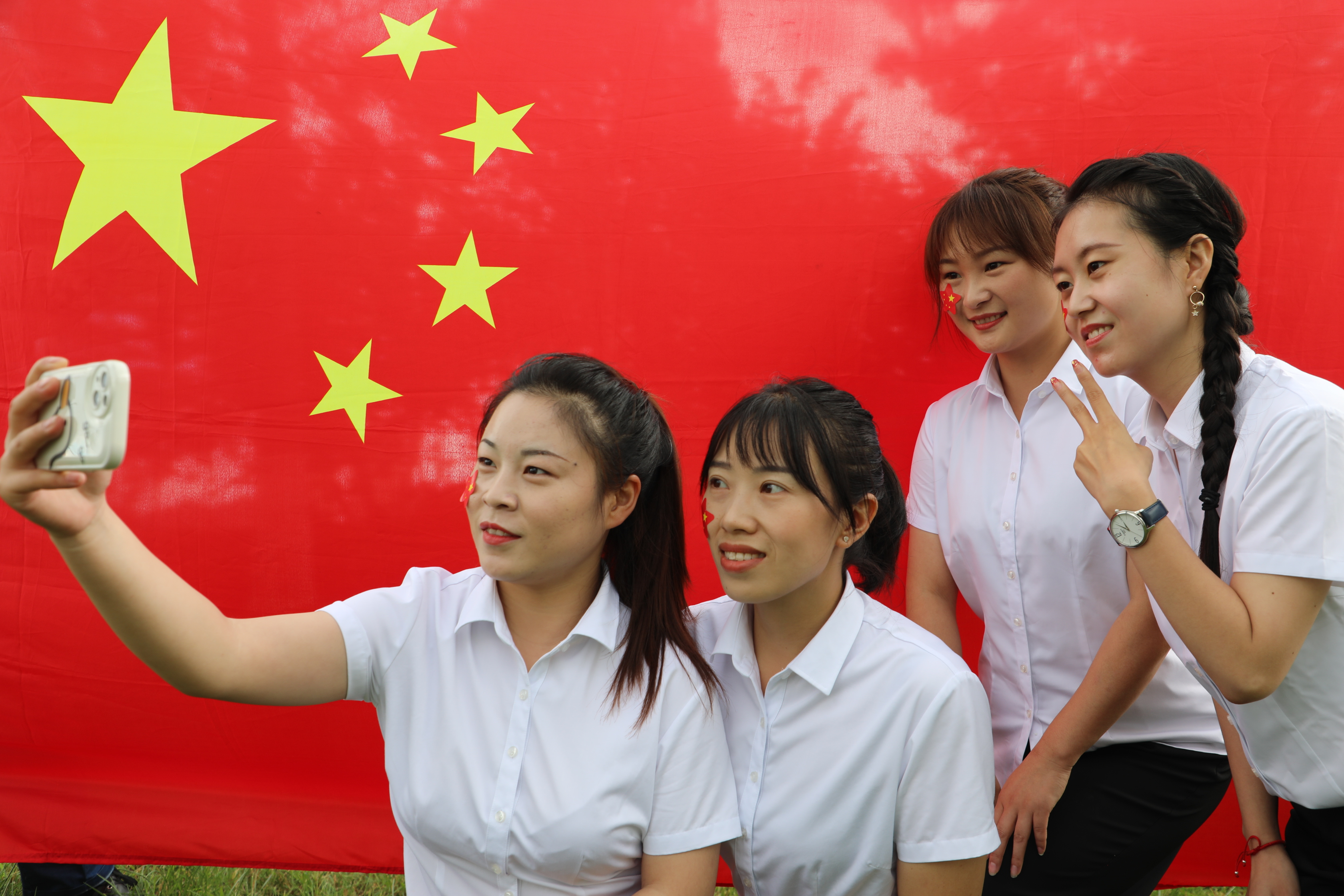 看到這抹“中國紅”，我們想說