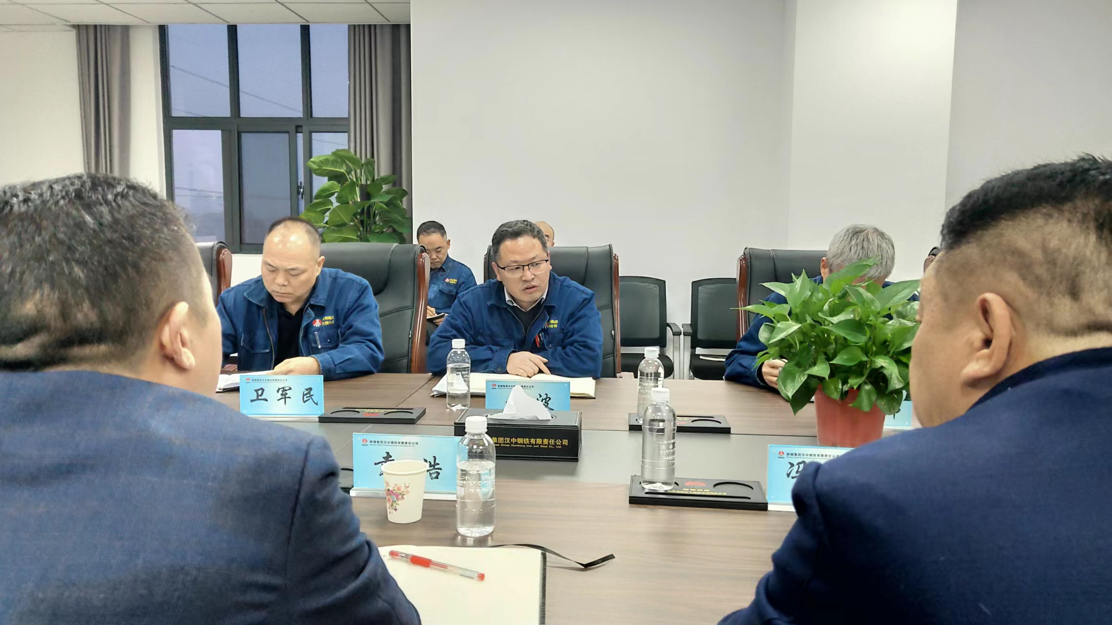 甘肅浩海煤化董事長馮對(duì)成，韓城公司常務(wù)副總經(jīng)理袁浩一行到公司座談