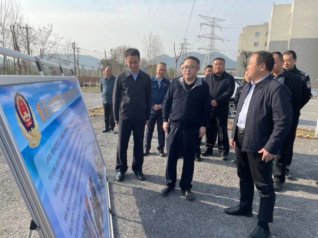 漢中市副市長雷江聲一行到公司督導檢查全國“兩會”期間安全穩(wěn)定工作