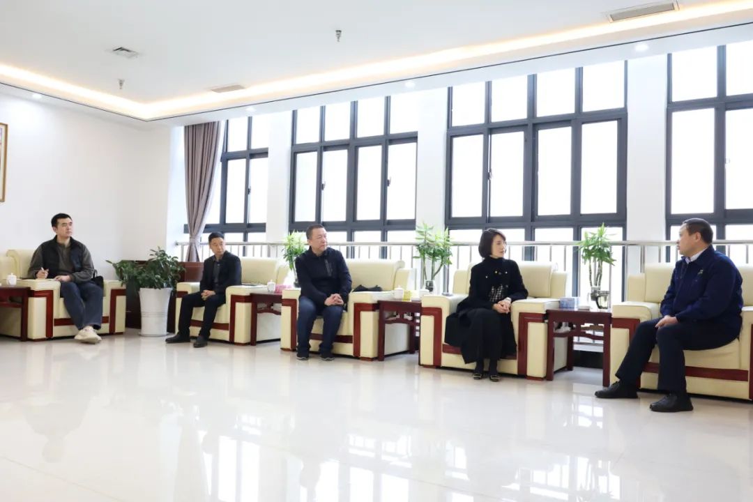 漢中市產(chǎn)業(yè)發(fā)展投資有限公司董事長、總經(jīng)理李玉梅一行到公司調(diào)研座談