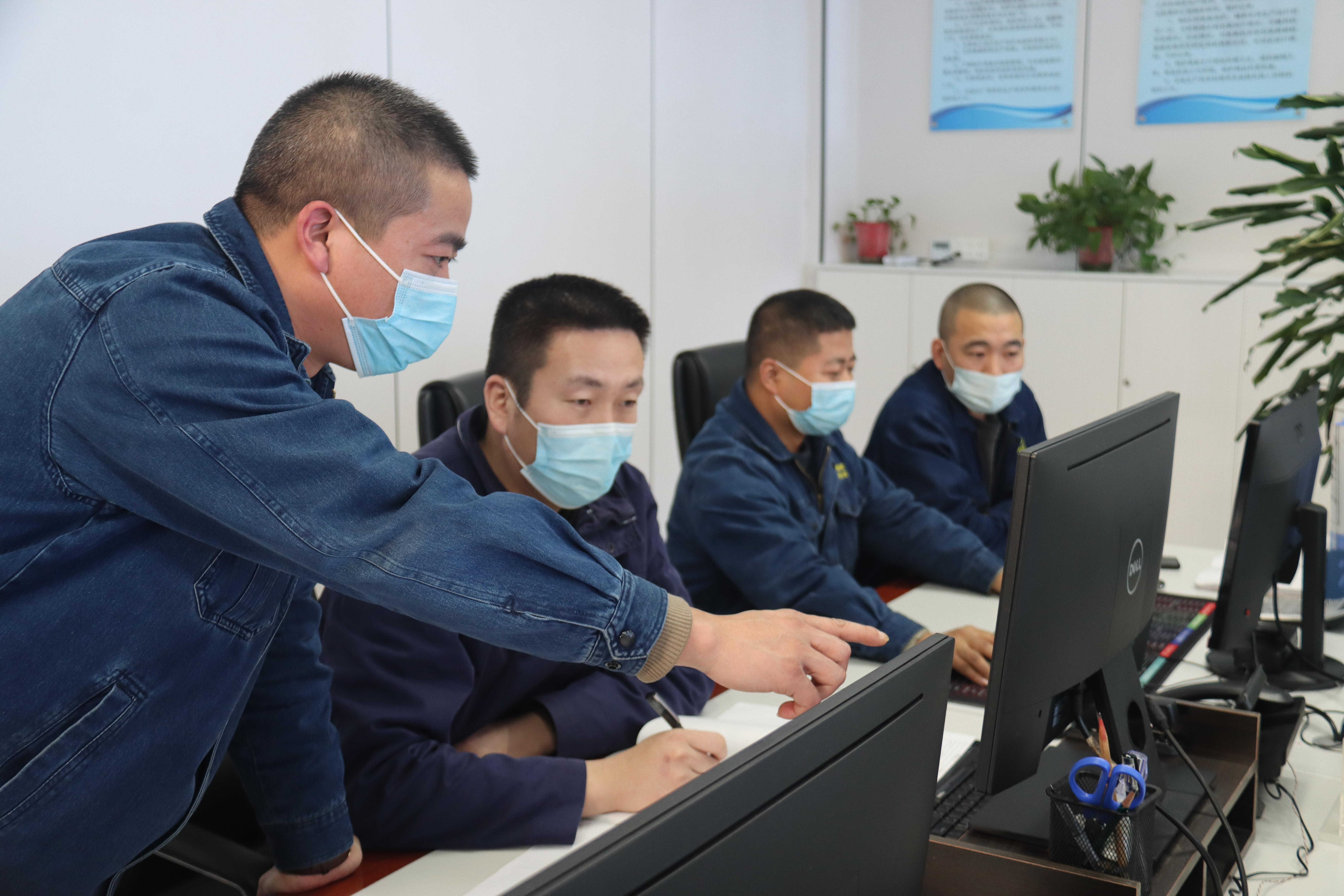 樹新風，展新貌，建新功，昂揚邁步新征程！