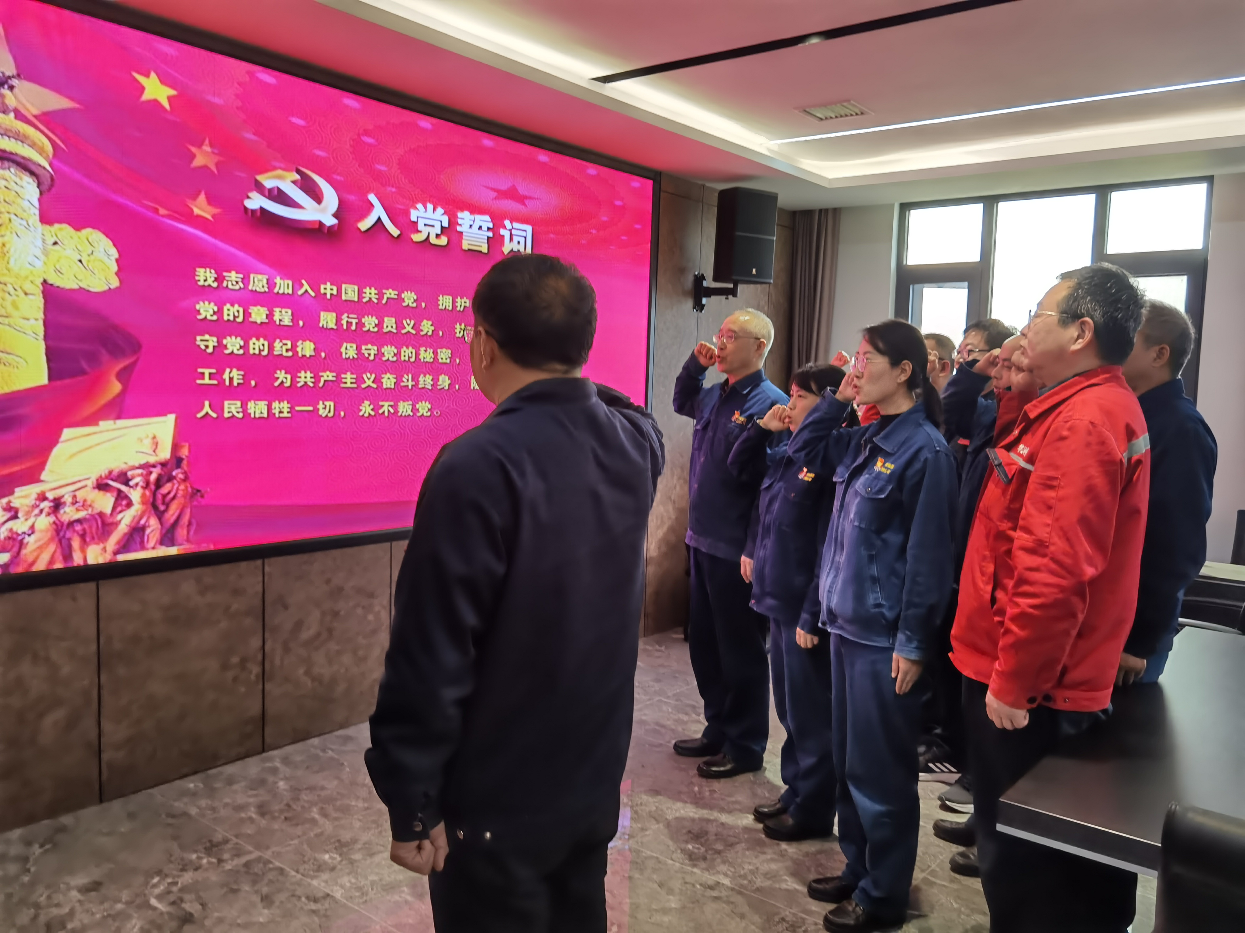 “共建促安全 同心保順行”---煉鐵廠黨委開展黨建聯(lián)建共建主題黨日活動