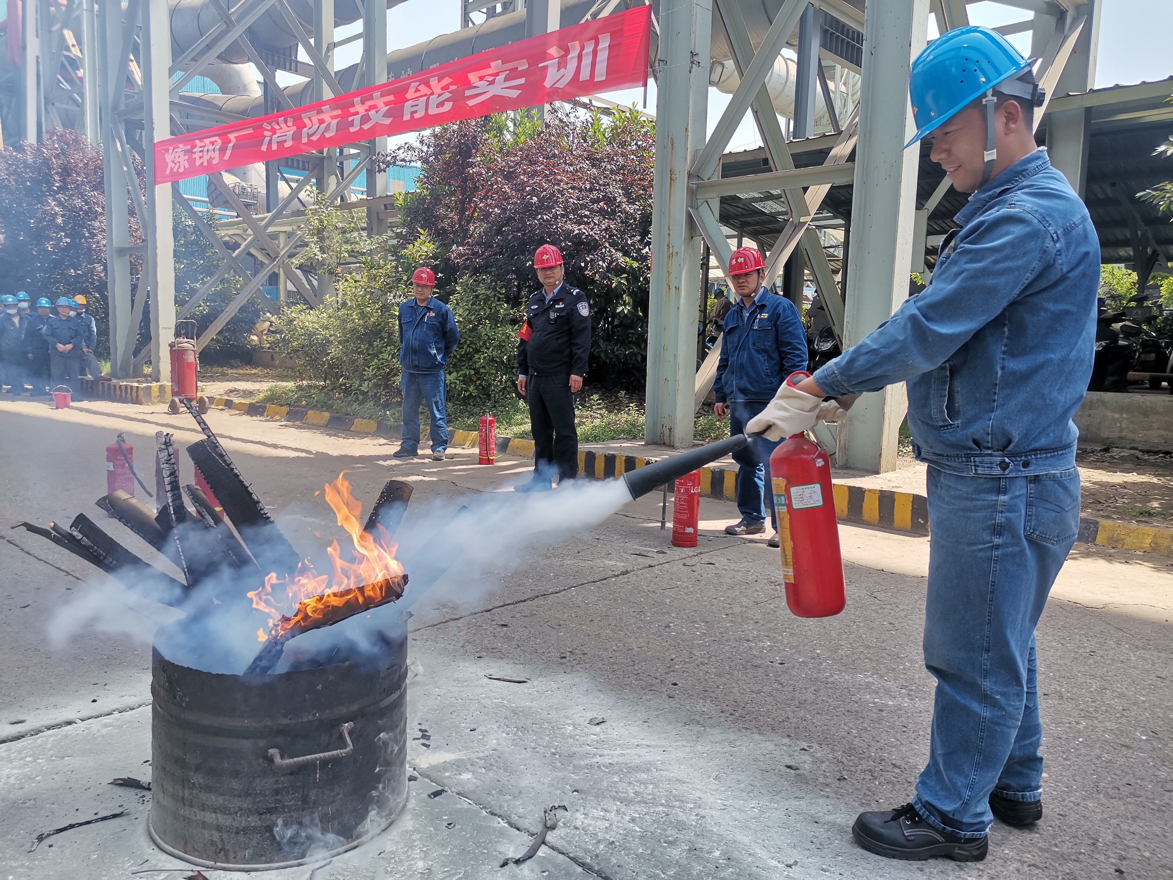 下足“繡花”功夫，共繪安全“錦繡河山”