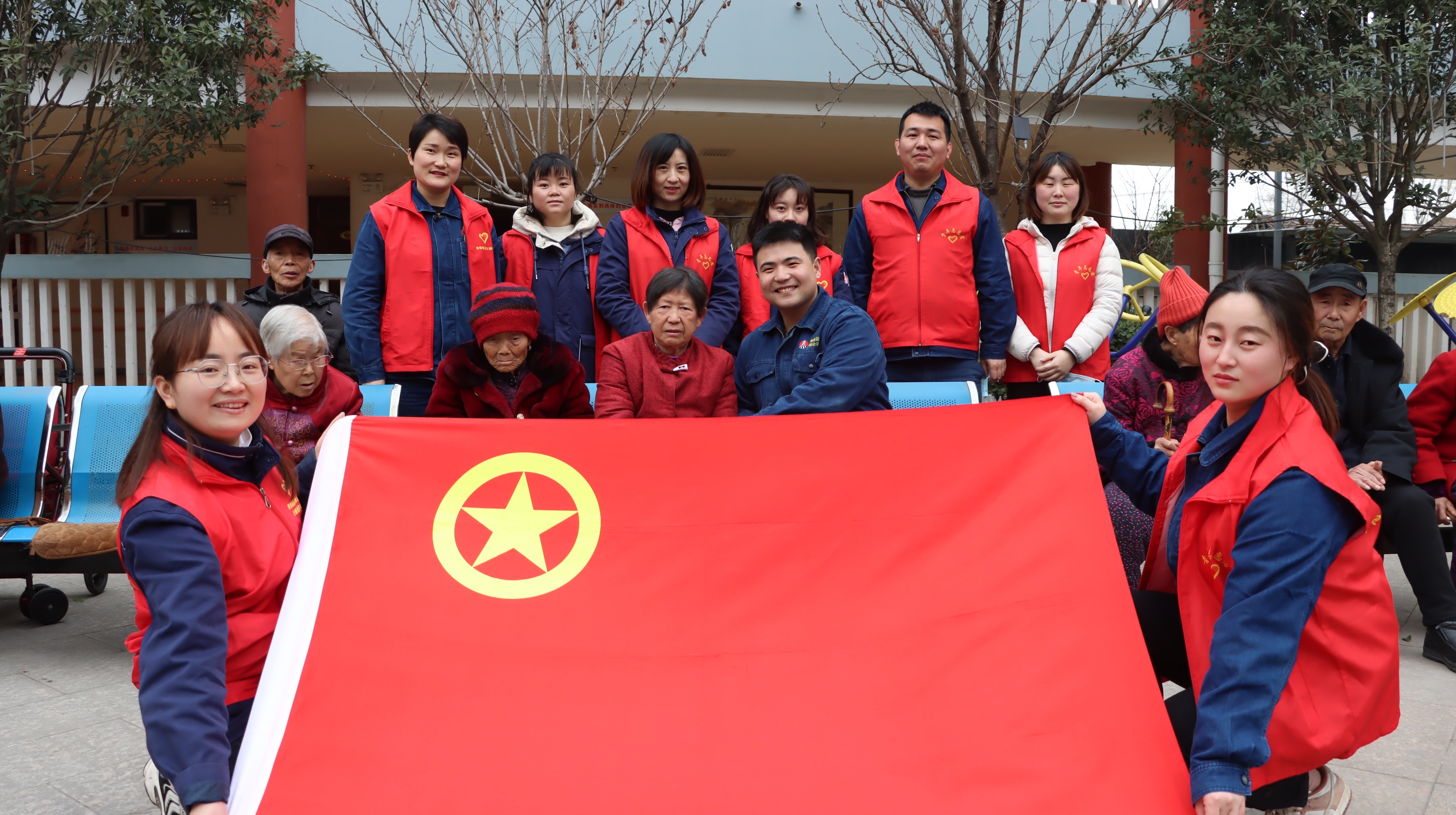 這支五四紅旗團支部的“青春紀(jì)念冊”---記“全國鋼鐵行業(yè)五四紅旗團支部”漢鋼公司動力能源中心電氣團支部