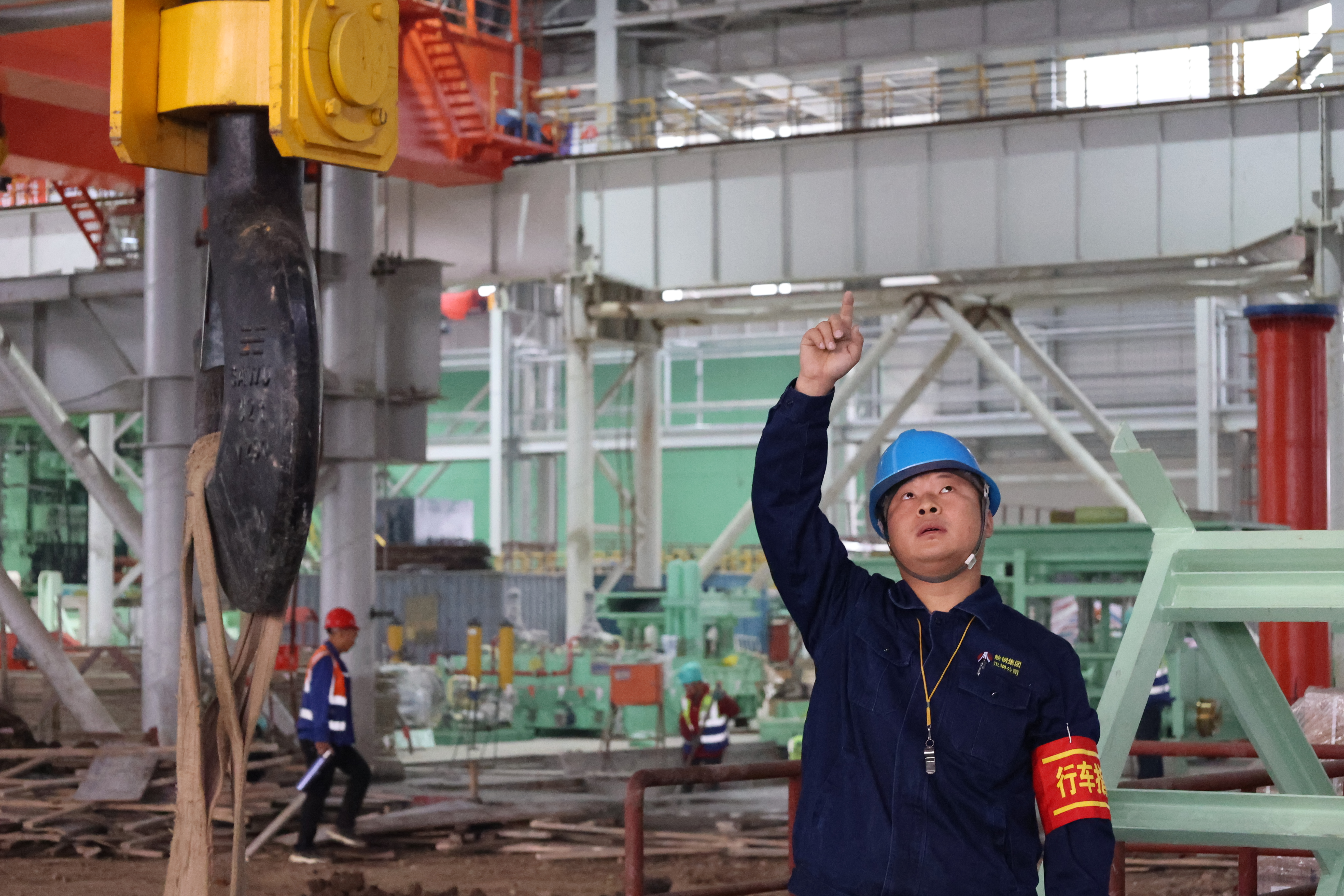 紅袖章繪就項目建設(shè)“安全色”