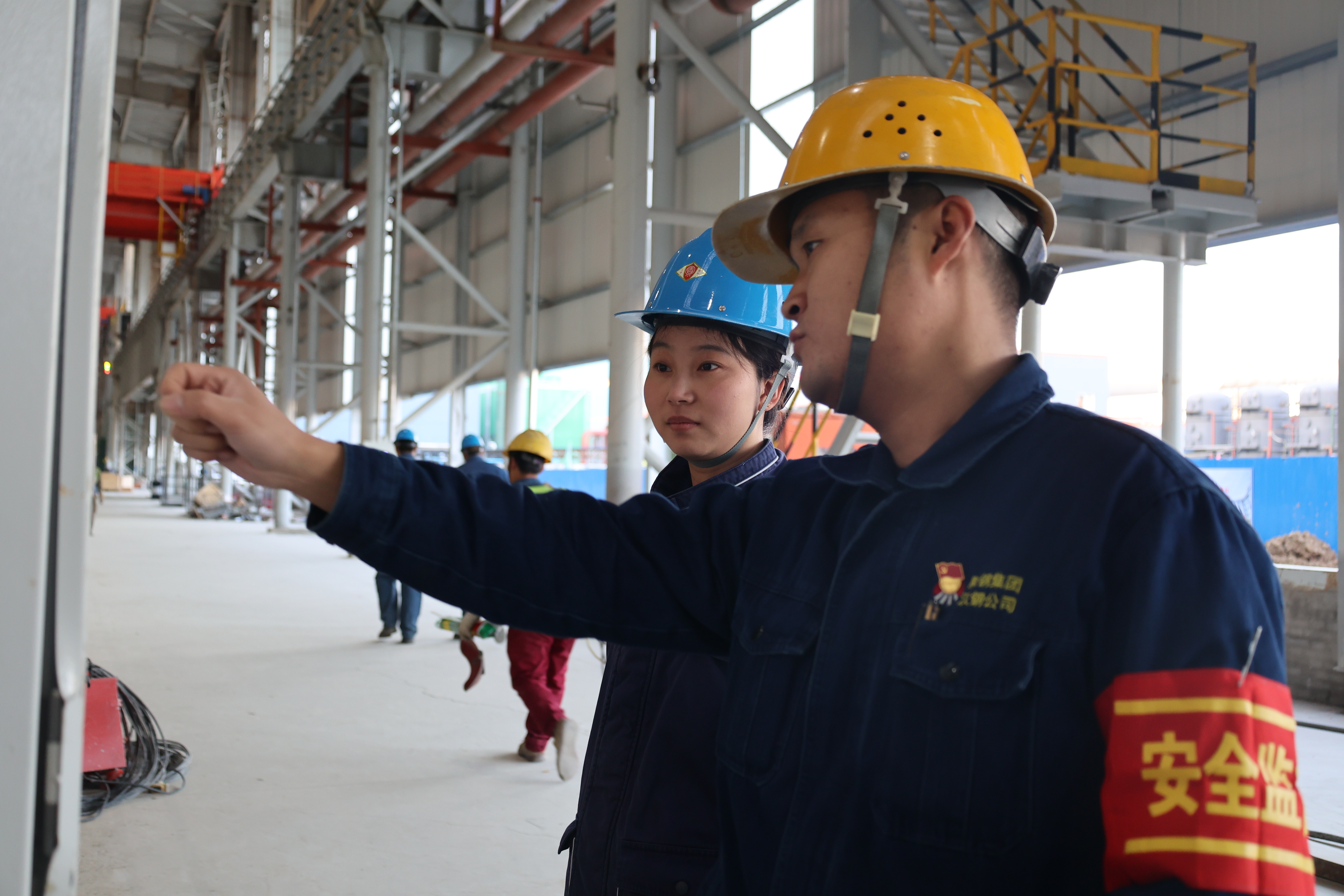 紅袖章繪就項目建設(shè)“安全色”