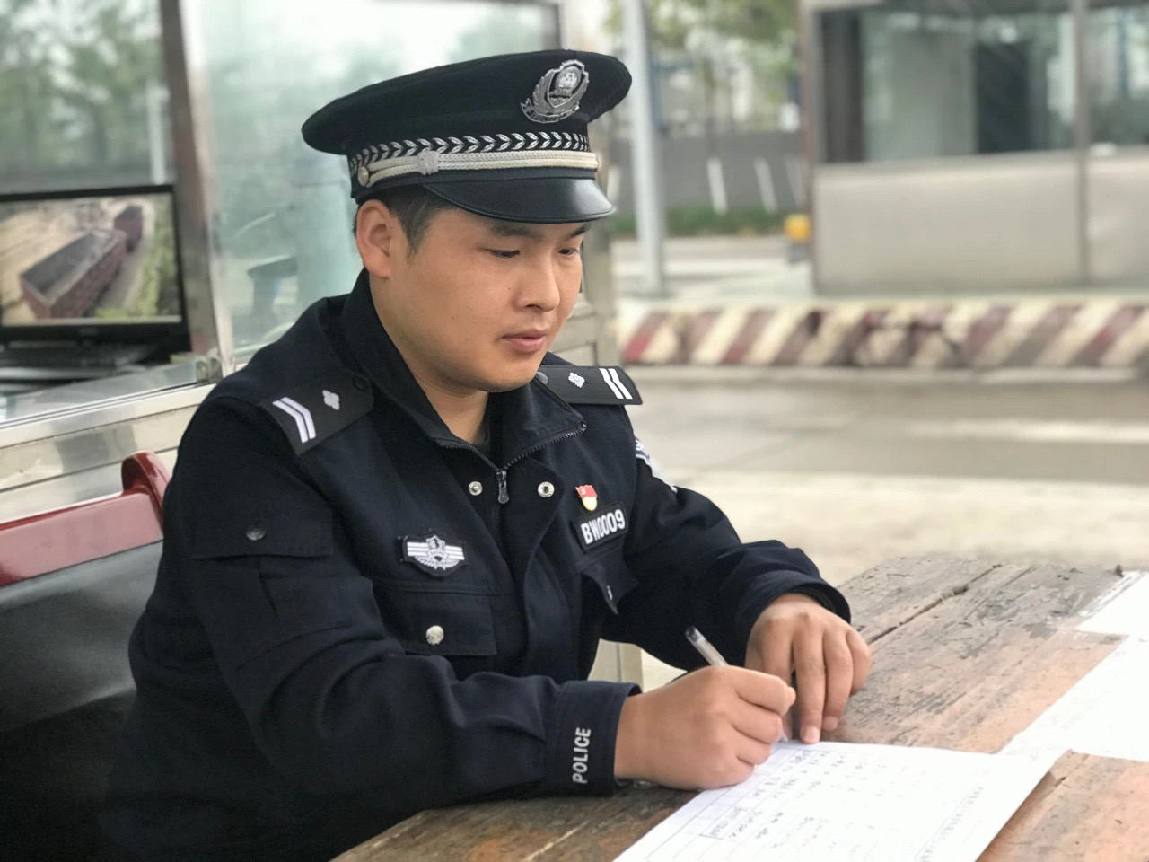 丹心鑄鋼魂  鐵肩擔(dān)使命 ——記漢鋼公司勞模丁小喜