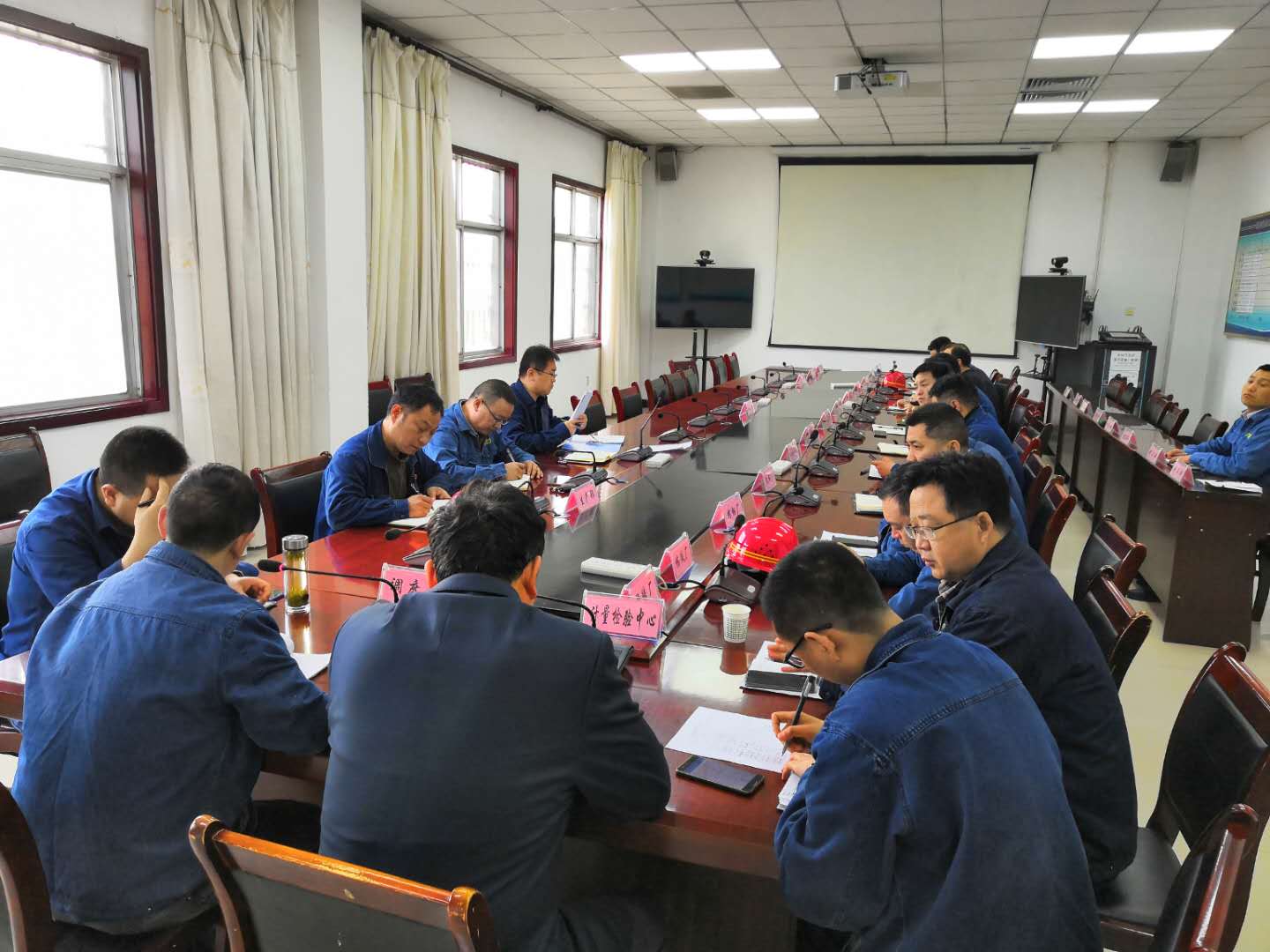 【公司新聞】公司召開項(xiàng)目推進(jìn)工作例會(huì) 要求加快推進(jìn)重點(diǎn)項(xiàng)目建設(shè)