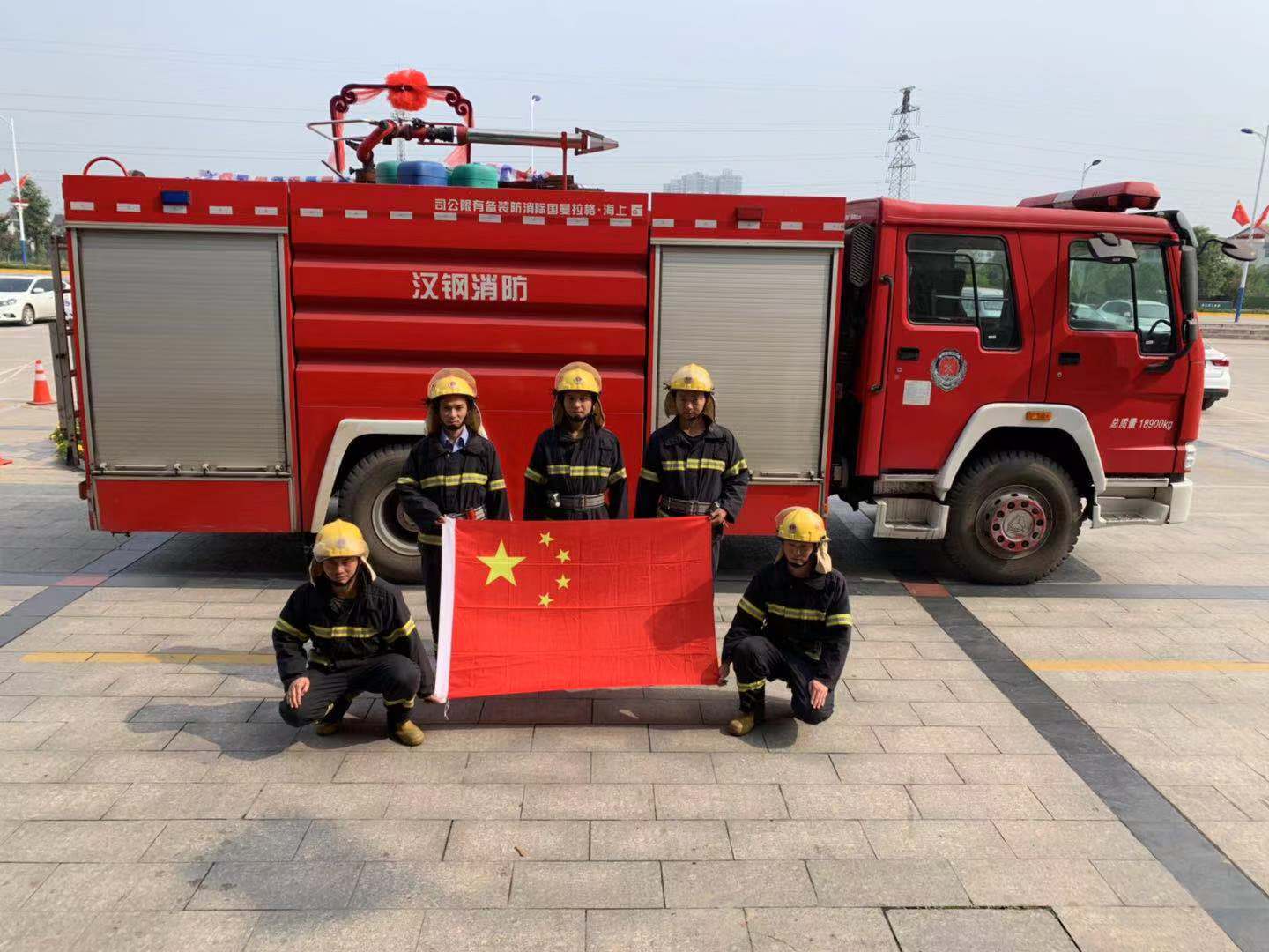【鋼城文苑】我用忠誠(chéng) 護(hù)您長(zhǎng)安 祝福祖國(guó) 繁榮昌盛